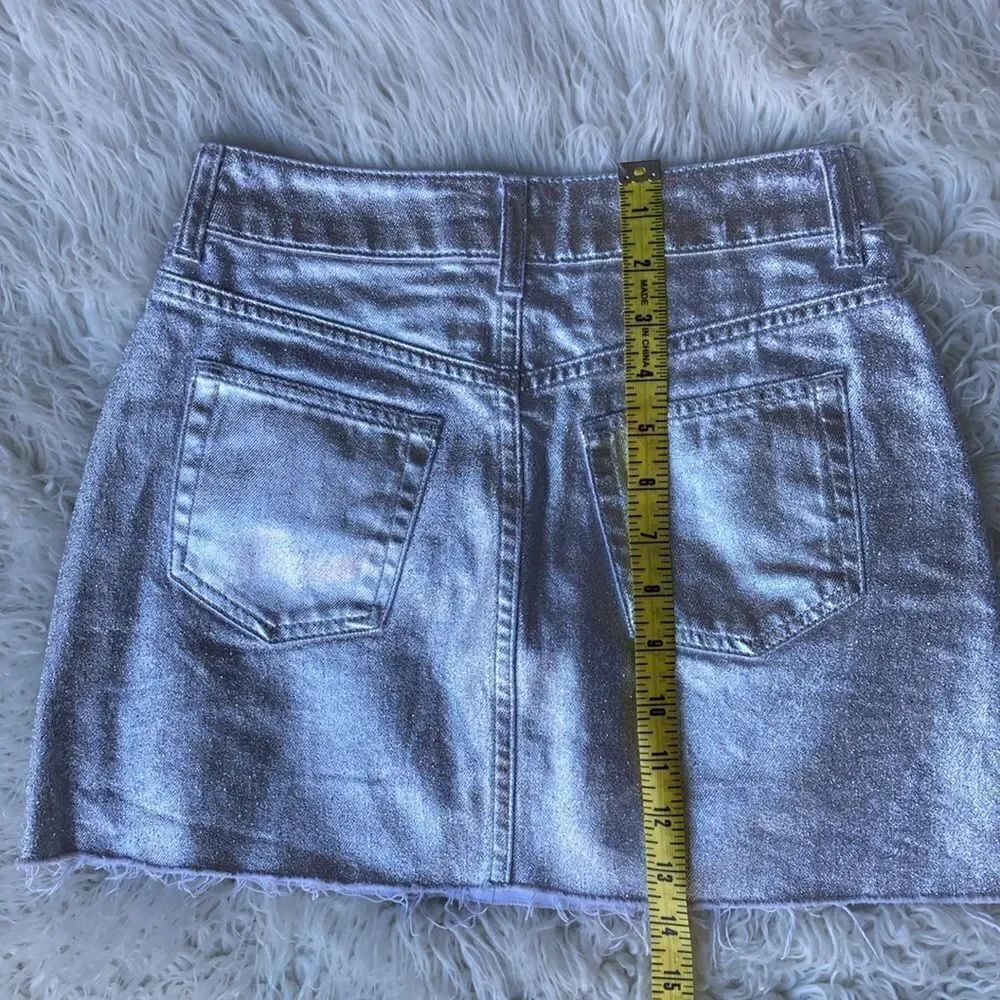 Topshop Silver Metallic Frayed Hem Moto Mini Skirt Size 6 - Picture 8 of 10